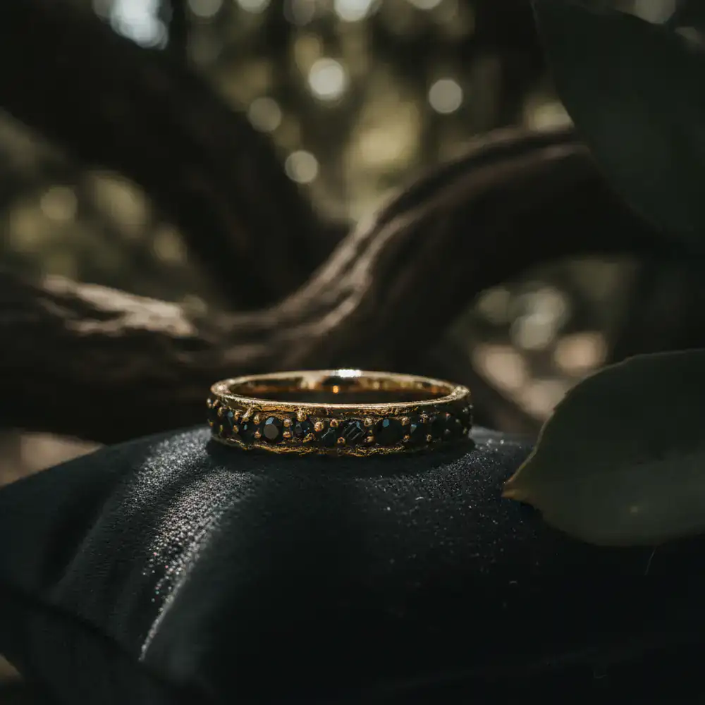 Anillo tipo alianza de oro